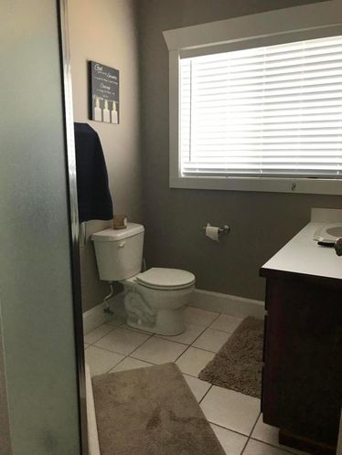 201 E 2nd St, Grandview, WA 98930